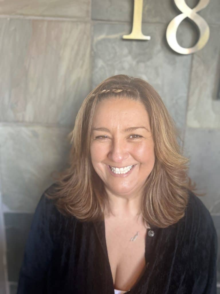 Tina Senior Stylist