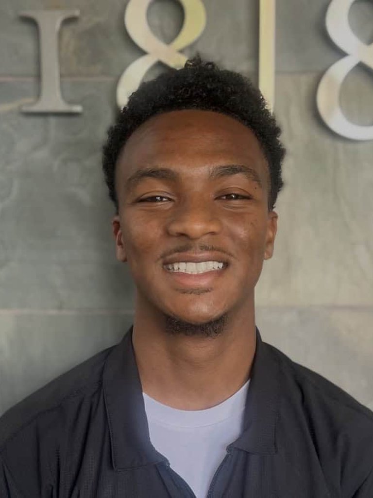 Joey, Center Barber at 18|8 San Diego